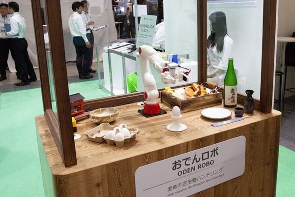 おでんロボ、コンビニ品出しロボ、なんでもグリッパ、指皮センサ・・ロボットの筋肉や感覚になる先進のゴム技術を豊田合成がデモ展示