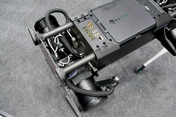 SpotMiniのような四足歩行ロボット「Laikago」、ロボデックスで展示中