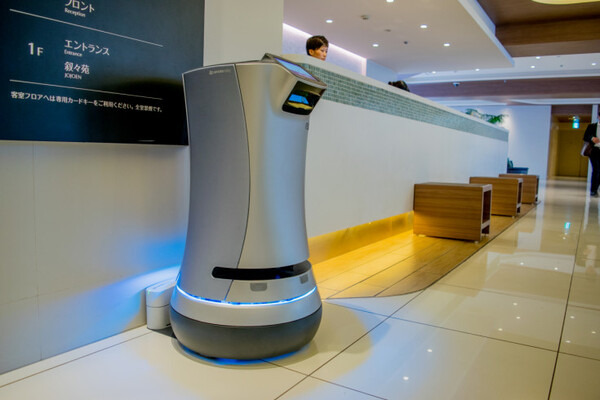 NECネッツエスアイ、4月発売の自律走行案内ロボットなどロボデックスで展示