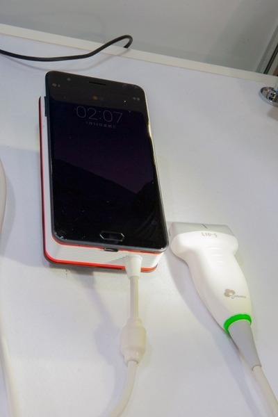 クラウドマインズが提案する「未来の自動販売機」、ロボデックスで展示！ロボット普及のため最先端サーボも発表