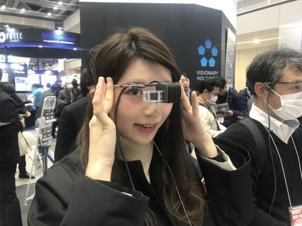 メガネスーパーのメガネ型ウェアラブル「b.g.」を体験してきた！【ウェラブルEXPO】