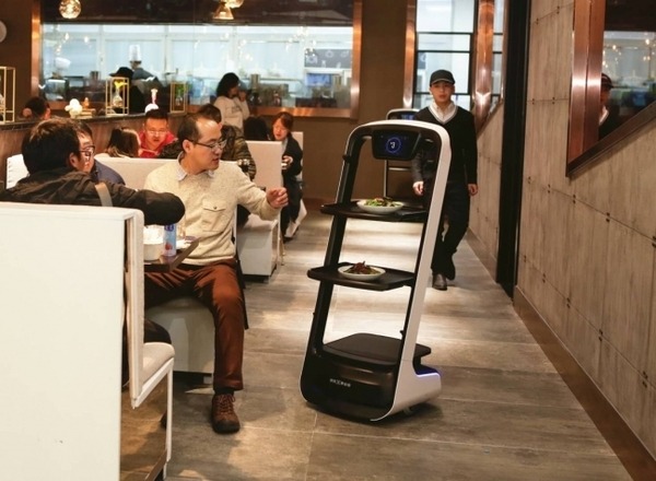 中国の最新ロボットレストラン、オープン51日目で来店者3万5千人を突破！ 調理から配膳までを自動化