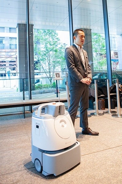 三菱地所が小型の業務用清掃ロボット「Whiz」導入に向けた実証実験を公開！その評価は・・・