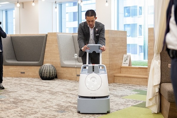 三菱地所が小型の業務用清掃ロボット「Whiz」導入に向けた実証実験を公開！その評価は・・・