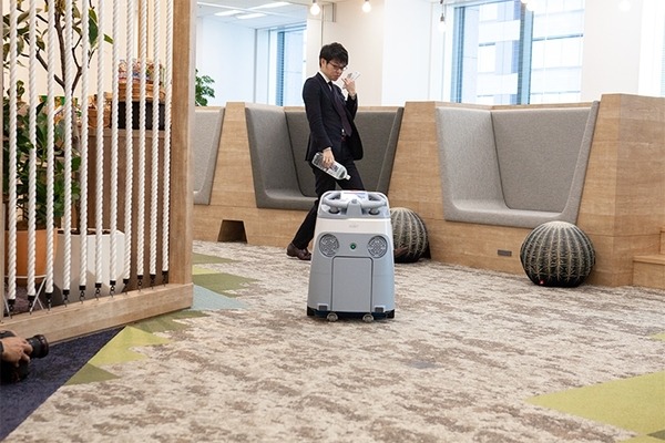 三菱地所が小型の業務用清掃ロボット「Whiz」導入に向けた実証実験を公開！その評価は・・・