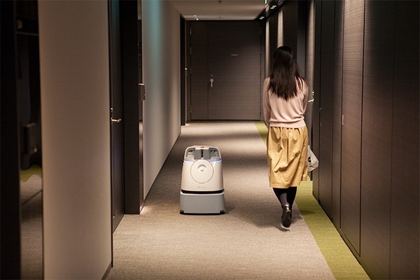 三菱地所が小型の業務用清掃ロボット「Whiz」導入に向けた実証実験を公開！その評価は・・・