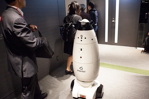 【未来型でかっこいい】自律移動の警備ロボット 「SEQSENSE」(シークセンス)SQ-2、実証実験と管理操作画面を三菱地所が公開