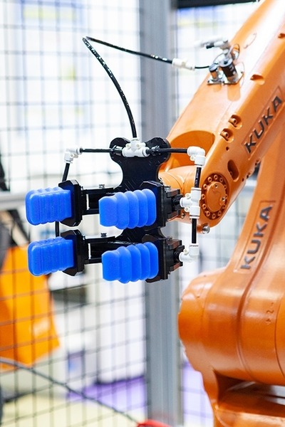 「なんでもピックアップ」話題のハーバード大学発Soft Robotics ティーチレス自己学習型ハンドやAMR協働ロボットをGROUNDが展開