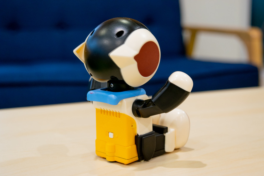 ロビコラボ最新作「こっちむいて！ロビ」が2月14日に発売！ 価格は3500円