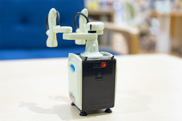 カワサキの革新的な双腕スカラロボット「duAro」の完成品モデルを3名様に【ロボスタプレゼント】