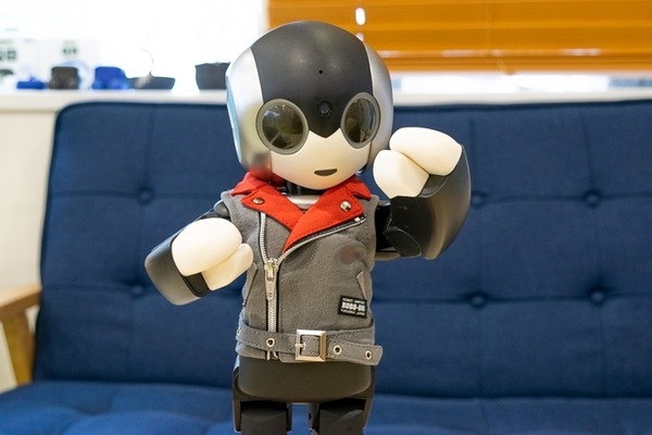 ロビ2専用公式ウェアが登場！ 初代ロビにも対応、価格は8千円から