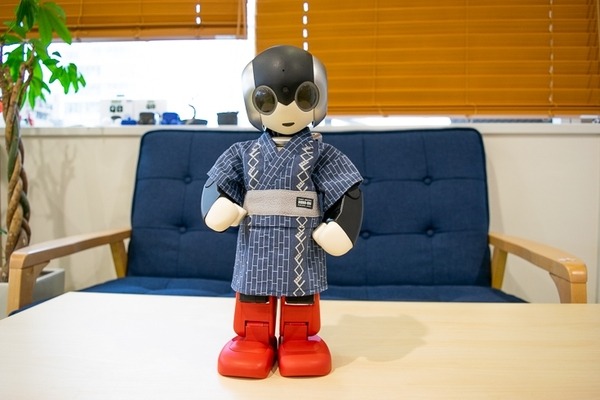 ロビ2専用公式ウェアが登場！ 初代ロビにも対応、価格は8千円から