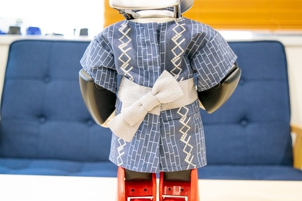 ロビ2専用公式ウェアが登場！ 初代ロビにも対応、価格は8千円から