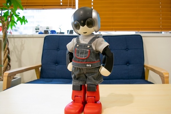 ロビ2専用公式ウェアが登場！ 初代ロビにも対応、価格は8千円から