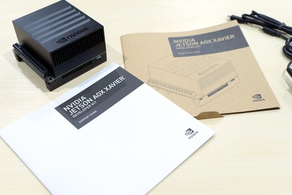 「Jetson AGX Xavier」レビュー(1)　ロボットや自律機器の頭脳になるAIコンピュータの最新モデル「開封の儀」