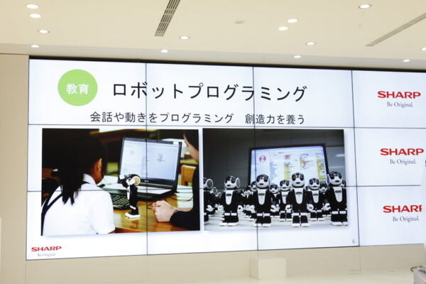 ロボホンの販売台数は1万2千台、右肩上がりに成長中！お留守番や英語学習など新機能を大幅に追加