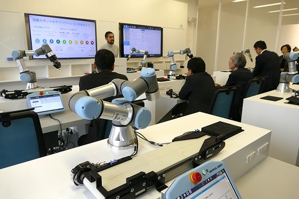 中小企業こそロボット活用を　ユニバーサルロボットCEOが来日、トレーニング室付きの日本オフィスも初公開