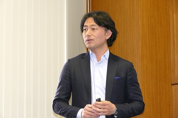 中小企業こそロボット活用を　ユニバーサルロボットCEOが来日、トレーニング室付きの日本オフィスも初公開