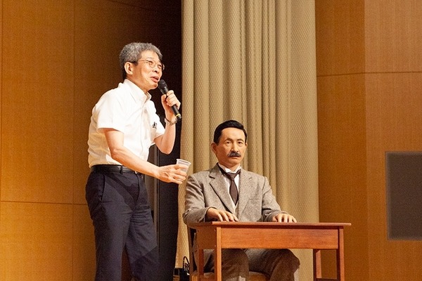 誰が漱石をアンドロイドとして蘇らせる権利をもつのか? アンドロイド基本原則とは? 二松學舍大学シンポジウム