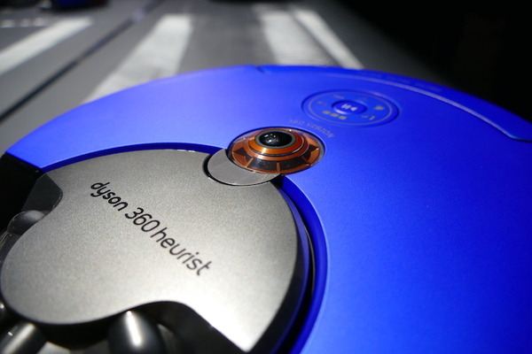 ダイソン、Dyson360 Heuristを発売　「ヒューリスティック・ラーニング」で部屋に適応、継続的に機能向上できるプラットフォームを目指す