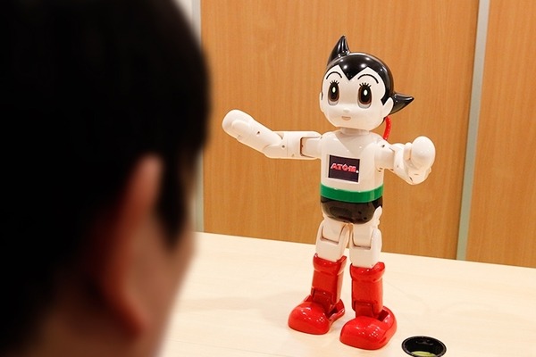 NTTドコモの技術「かたらい」はなぜ「雑談」できるのか？雑談専用の最新AI会話システムをロボットやチャットボットに提供