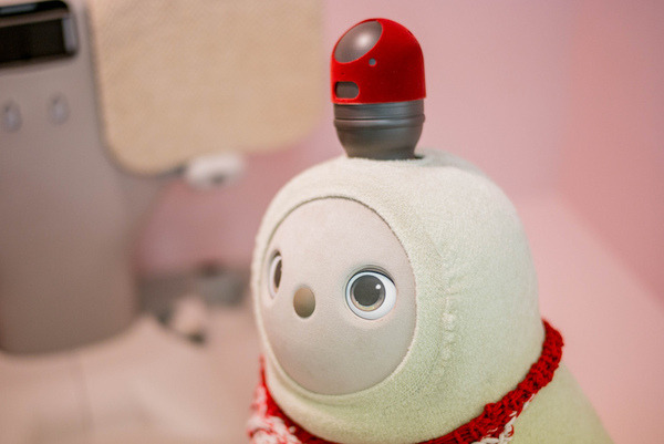 GROOVE X、家族型ロボット「LOVOT」の正式価格を発表　本体価格、月額ともに安く【ロボットペット】