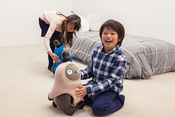 GROOVE X、家族型ロボット「LOVOT」の正式価格を発表　本体価格、月額ともに安く【ロボットペット】