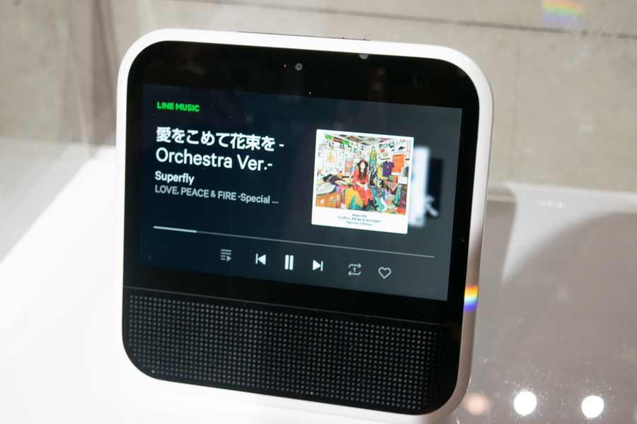 LINEのスマートディスプレイ「Clova Desk」 価格は2万7,540円、発売は3月19日