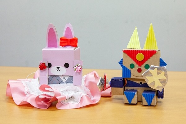 ドコモから生まれたプログラミング教育キット「embot」(エムボット) 子ども達の好奇心と想像力を育む、ダンボールに込めた想い