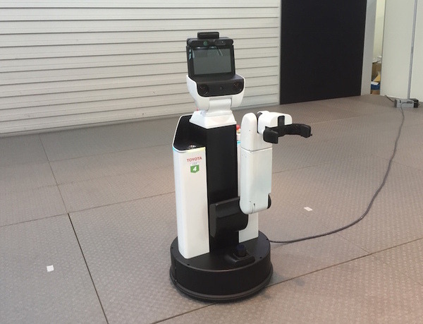 東京2020ロボットプロジェクトが本格始動　第一弾でトヨタ、パナがロボット発表
