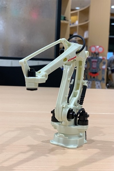 カワサキの産業用ロボットの完成品モデルを3名様に【ロボスタプレゼント】