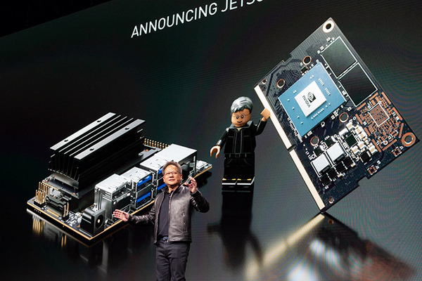 【速報:GTC2019基調講演】超小型のAIコンピュータ「Jetson Nano」発表！開発キットは99ドル、NVIDIAのジェンスンフアンCEOが披露