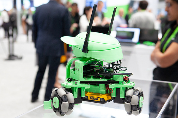 【GTC 2019】NVIDIAの小型ロボット「Kaya」が可愛い！展示会場で出会ったJetson搭載の自律ロボットたち　巨大な農業用ロボットも