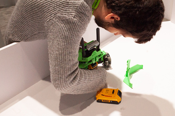 【GTC 2019】NVIDIAの小型ロボット「Kaya」が可愛い！展示会場で出会ったJetson搭載の自律ロボットたち　巨大な農業用ロボットも
