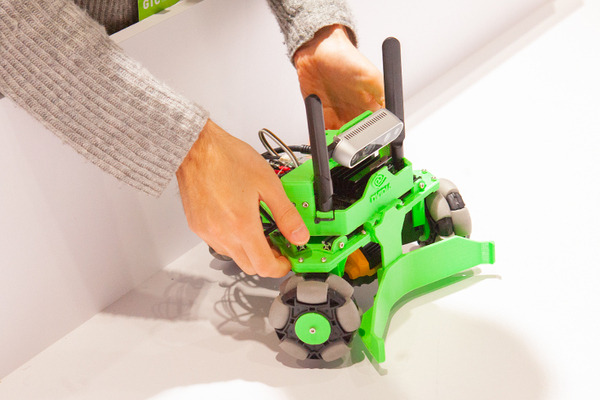 【GTC 2019】NVIDIAの小型ロボット「Kaya」が可愛い！展示会場で出会ったJetson搭載の自律ロボットたち　巨大な農業用ロボットも