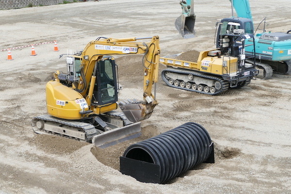 JAXAと鹿島、自動化建機による月面拠点の建設を想定したデモを公開　次世代の土木施工を目指して培った技術を宇宙へ