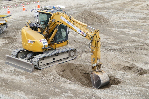 JAXAと鹿島、自動化建機による月面拠点の建設を想定したデモを公開　次世代の土木施工を目指して培った技術を宇宙へ