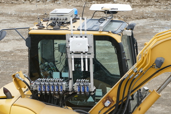 JAXAと鹿島、自動化建機による月面拠点の建設を想定したデモを公開　次世代の土木施工を目指して培った技術を宇宙へ