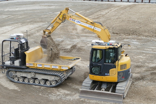 JAXAと鹿島、自動化建機による月面拠点の建設を想定したデモを公開　次世代の土木施工を目指して培った技術を宇宙へ