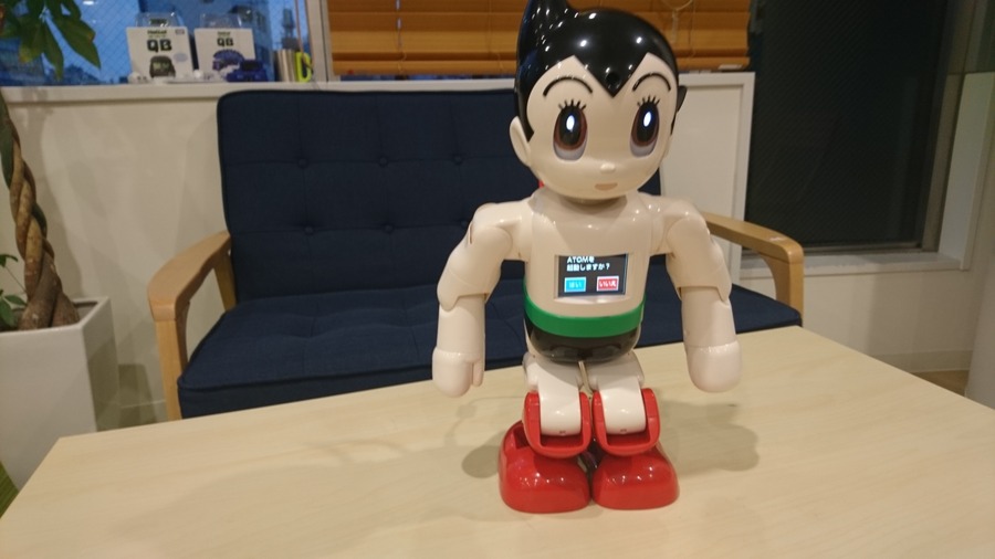 4月7日はATOMの誕生日！ Xperia Hello!からお祝いメッセージが届いたよ！