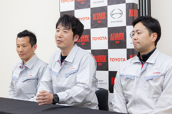 Bリーグ会場にトヨタのロボットが集結(2) スラムダンク桜木花道がモデルの「CUE3」がセンターサークルからのシュートに初挑戦！