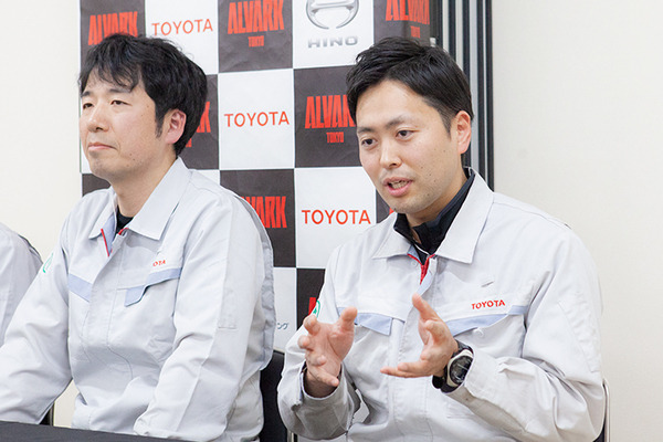 Bリーグ会場にトヨタのロボットが集結(2) スラムダンク桜木花道がモデルの「CUE3」がセンターサークルからのシュートに初挑戦！