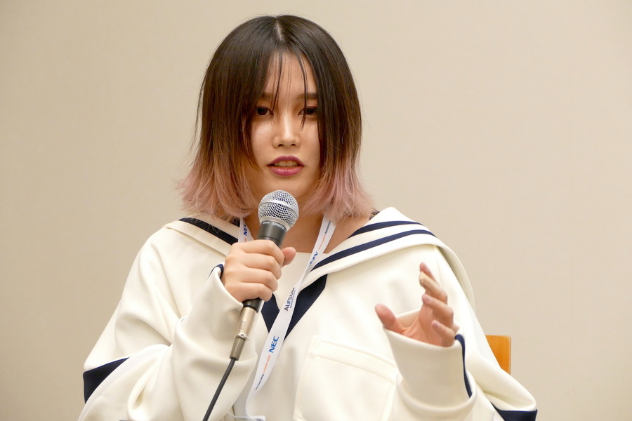 クリエイターのきゅんくんと東大RoboTech部長の河村氏が「AI/SUM」で対談