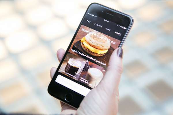 スターバックスがMicrosoft Azureを活用した「強化学習」や「IoTによるトラブル予測」「ブロックチェーン」を導入