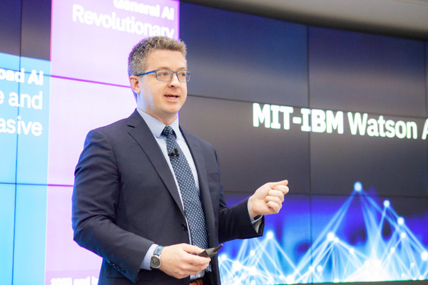 MIT–IBM Watson AIラボが最新研究の一部を発表　次のAI「Broad AI」とはなにか?