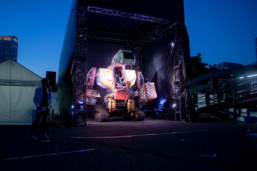【動画あり】ド迫力！ 4m超の巨大ロボット「Megabots」が日本初上陸、明日から2日間搭乗体験も