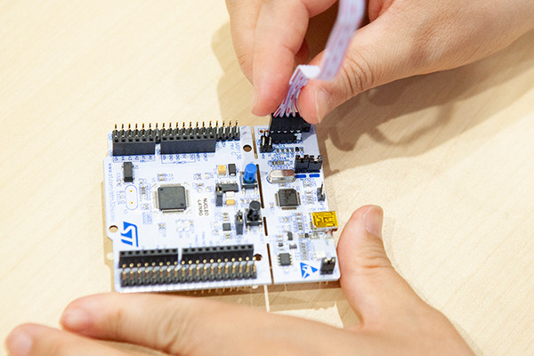 STの汎用マイコンでAIに挑戦！【後編】「SensorTile Kit」を使った推論実行とデータ収集　体験レポート