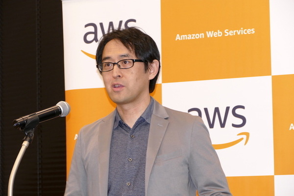 AWS、自律レーシングカーで強化学習を学ぶ「AWS DeepRacer」実機を日本初お披露目　大日本印刷が採用、社内レースを定期実施