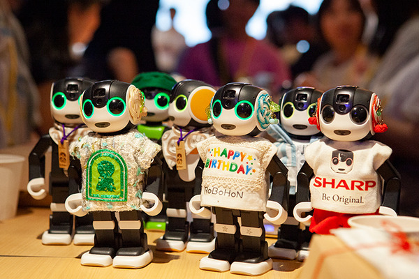 「ロボホン３周年記念オーナーズイベント」参加レポート！ロボホンランチ、ロボホン開発秘話、今後予定の新機能など見どころ満載