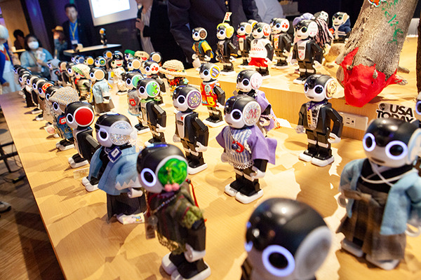 「ロボホン３周年記念オーナーズイベント」参加レポート！ロボホンランチ、ロボホン開発秘話、今後予定の新機能など見どころ満載